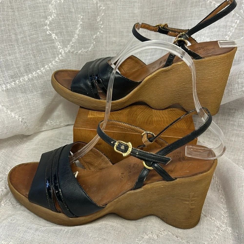 Famolare made in Italy leather wedge sandals